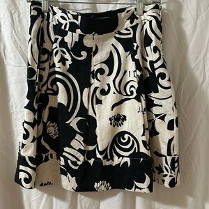 White House / Black Market, fully lined, with pockets